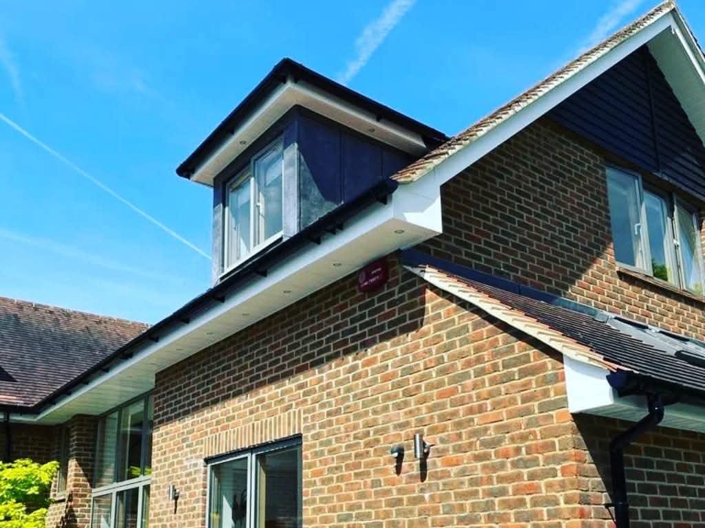 Soffit and gutter junction